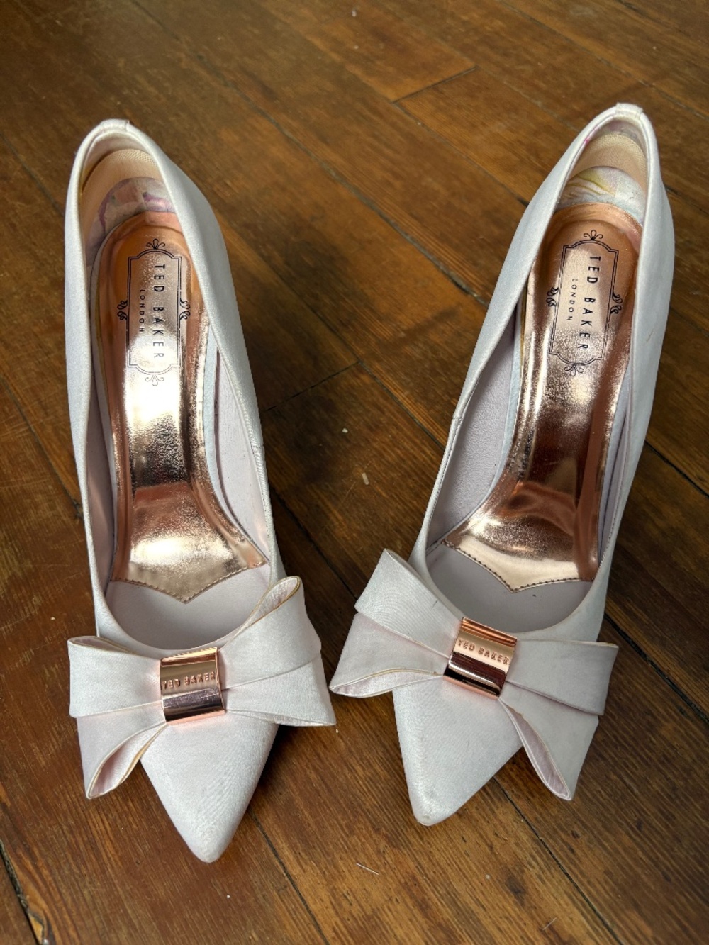 Ted Baker "Skalett" pumps 39
